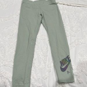 Girls Nike leggings